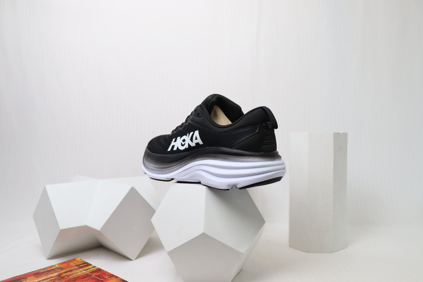 Bondi 8 - HK Unisex Sneakers - Shadow Core