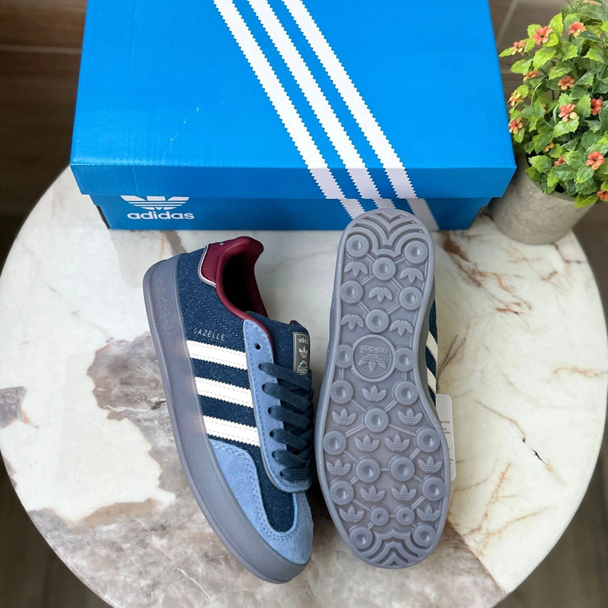 Gazelle Indoor – Navy Blue & Burgundy Accent