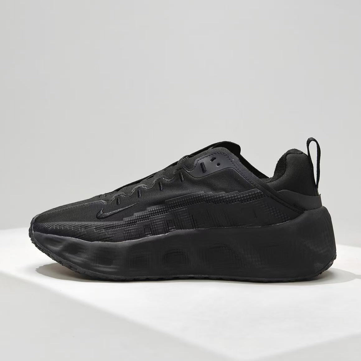 Zoom X Wave – Full Black Edition